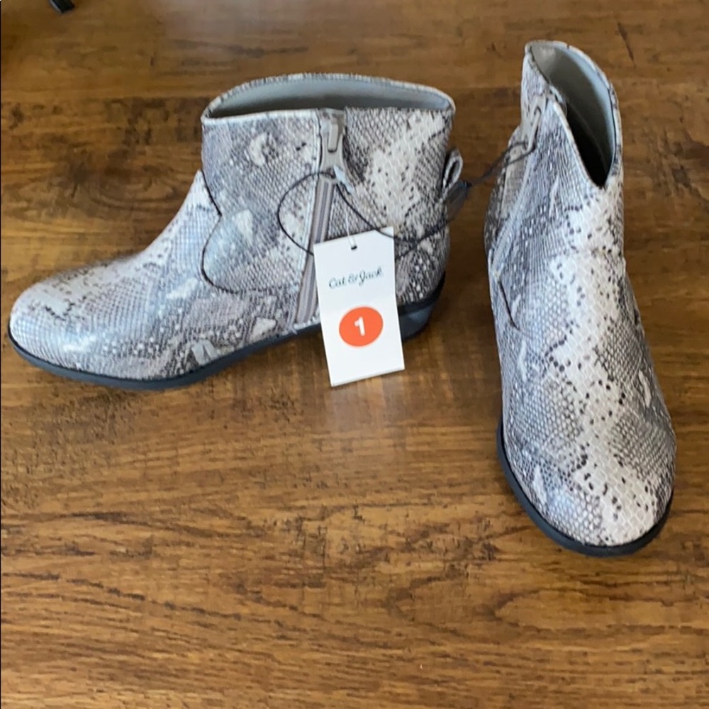 Cat & Jack Boots